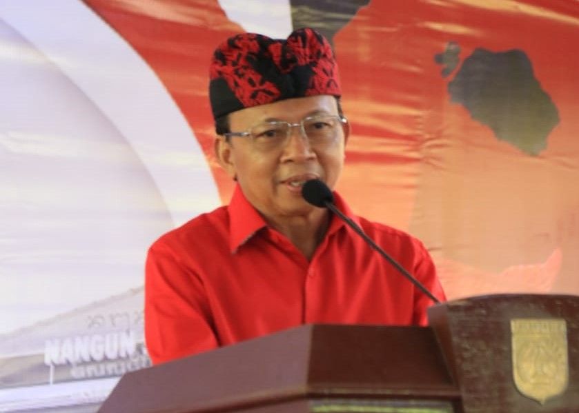 podiumnews.com-Tepati Janji Perkokoh Desa Adat, Koster Realisasi Pembangunan Gedung MDA Karangasem